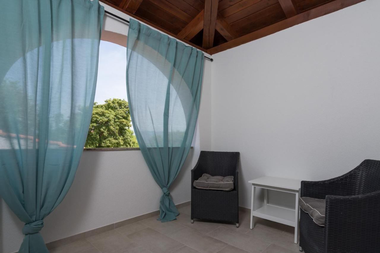 Stone Lady Holiday Home With Pool&Hot Tub,Sauna,Bbq,Garden Rasopasno Exterior photo